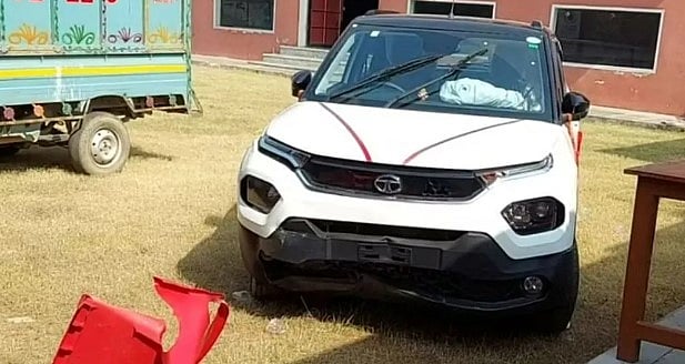 பெண் வீட்டில் கொடுத்த கார்.. ஆசை ஆசையாக மணமகன் ஓட்டி பார்த்தபோது நடந்த கொடூரம்: துக்க வீடான திருமண வீடு!