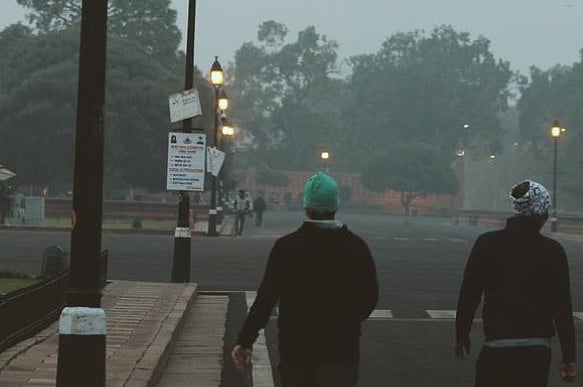 காதலுக்கு வயது தெரியாது.. 19 வயது இளம் பெண்ணை திருமணம் செய்த 70 வயது முதியவர்!