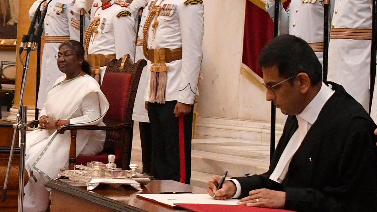 "உச்சநீதிமன்றத்தின் 50வது தலைமை நீதிபதி டி.ஓய். சந்திரசூட் மக்களுக்காக பேசட்டும்".. வாழ்த்திய முரசொலி!