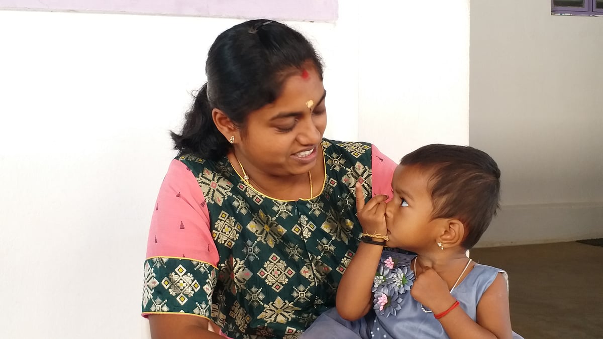 55,000 மி.லி தாய்ப்பால் தானம் செய்த கோவை பெண்.. பயனடைந்த 1,500 குழந்தைகள்.. குவியும் பாராட்டு !