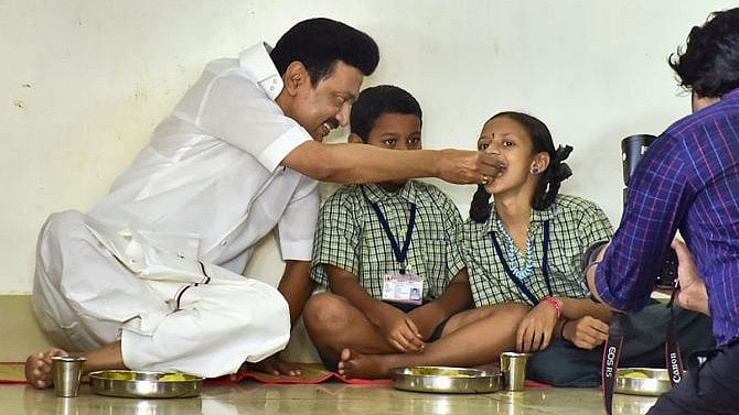 “அனைத்துக் குழந்தைகளுக்கான உரிமைகளை உரித்தாக்க அரசு உறுதி ஏற்கிறது”: முதல்வர் 'குழந்தைகள் நாள்' வாழ்த்து!