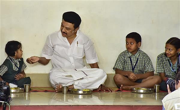 “அனைத்துக் குழந்தைகளுக்கான உரிமைகளை உரித்தாக்க அரசு உறுதி ஏற்கிறது”: முதல்வர் 'குழந்தைகள் நாள்' வாழ்த்து!