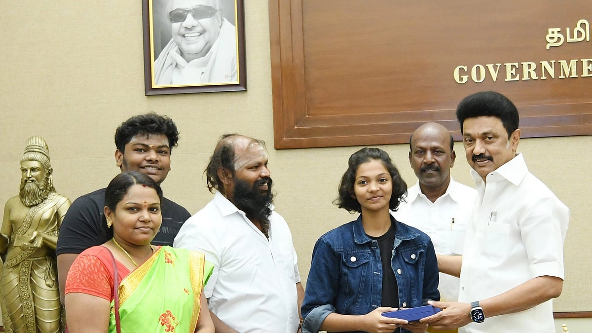 2 ஆண்டுகள் போராட்டம். 6 மாதத்தில் மாணவி சிந்துவை  நடக்க வைத்த அரசு: சொன்னதை செய்து காட்டிய முதல்வர்!