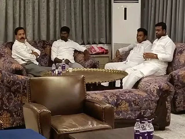 MLA-களோடு பேரம் பேசும் பாஜக.. வீடியோவை வெளியிட்ட தெலுங்கானா முதல்வர்.. சிக்கலில் பாஜக தலைமை !