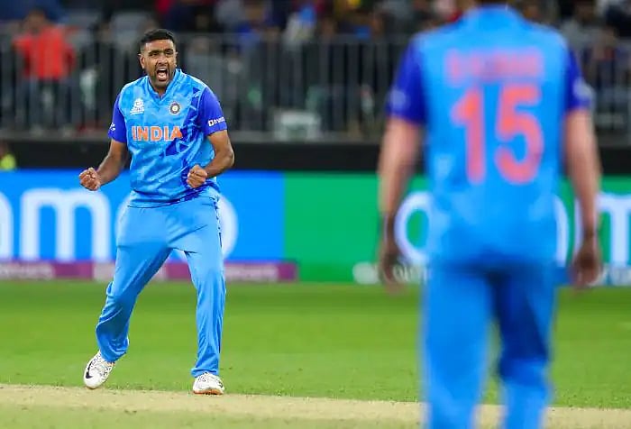 "இந்திய அணியின் ஒரே குறை இவர்தான்" - விமர்சித்த கம்பீருக்கு அடுத்த போட்டியிலேயே பதிலடி கொடுத்த அஸ்வின் !