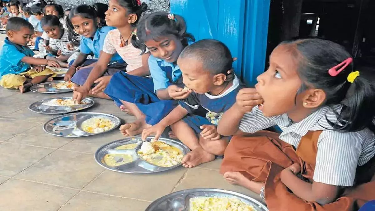 மாணவர்களை பூச்சிகளை சாப்பிட வைத்த தலைமை ஆசிரியை.. அதிர்ச்சியில் பெற்றோர்: பீகார் அரசுப்பள்ளியில் கொடூரம்!