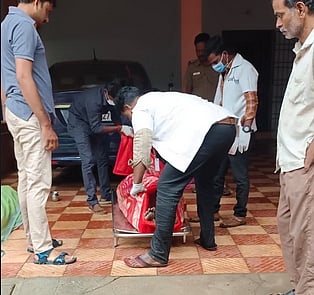 பிரிட்ஜ் வெடித்து ஒரே குடும்பத்தைச் சேர்ந்த மூவர் உயிரிழப்பு.. ‘திதி’ கொடுக்க வந்த இடத்தில் நடந்த சோகம்!