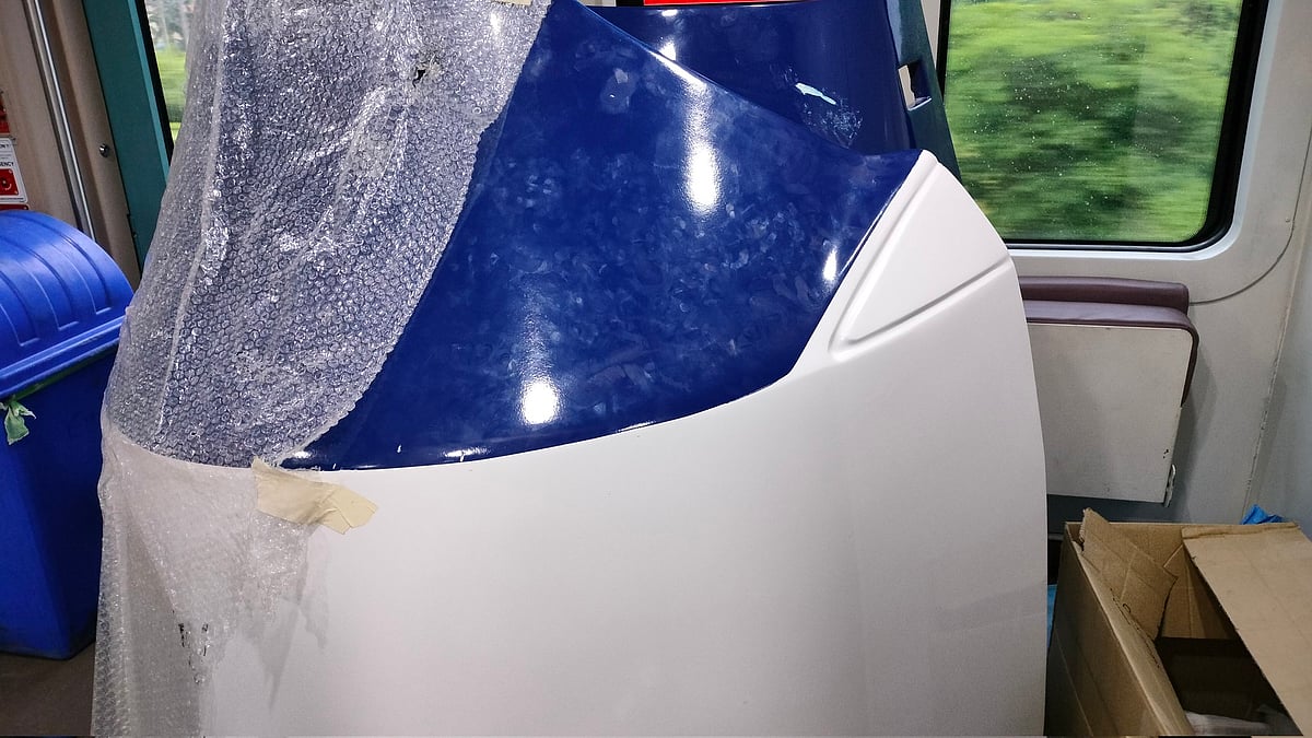 எருமை,பசுவைத் தொடர்ந்து கன்றுகுட்டி மீது மோதி வந்தே பாரத் ரயில் சேதம்.. தொடங்கிவைத்த ஒரே வாரத்தில் சோகம்!