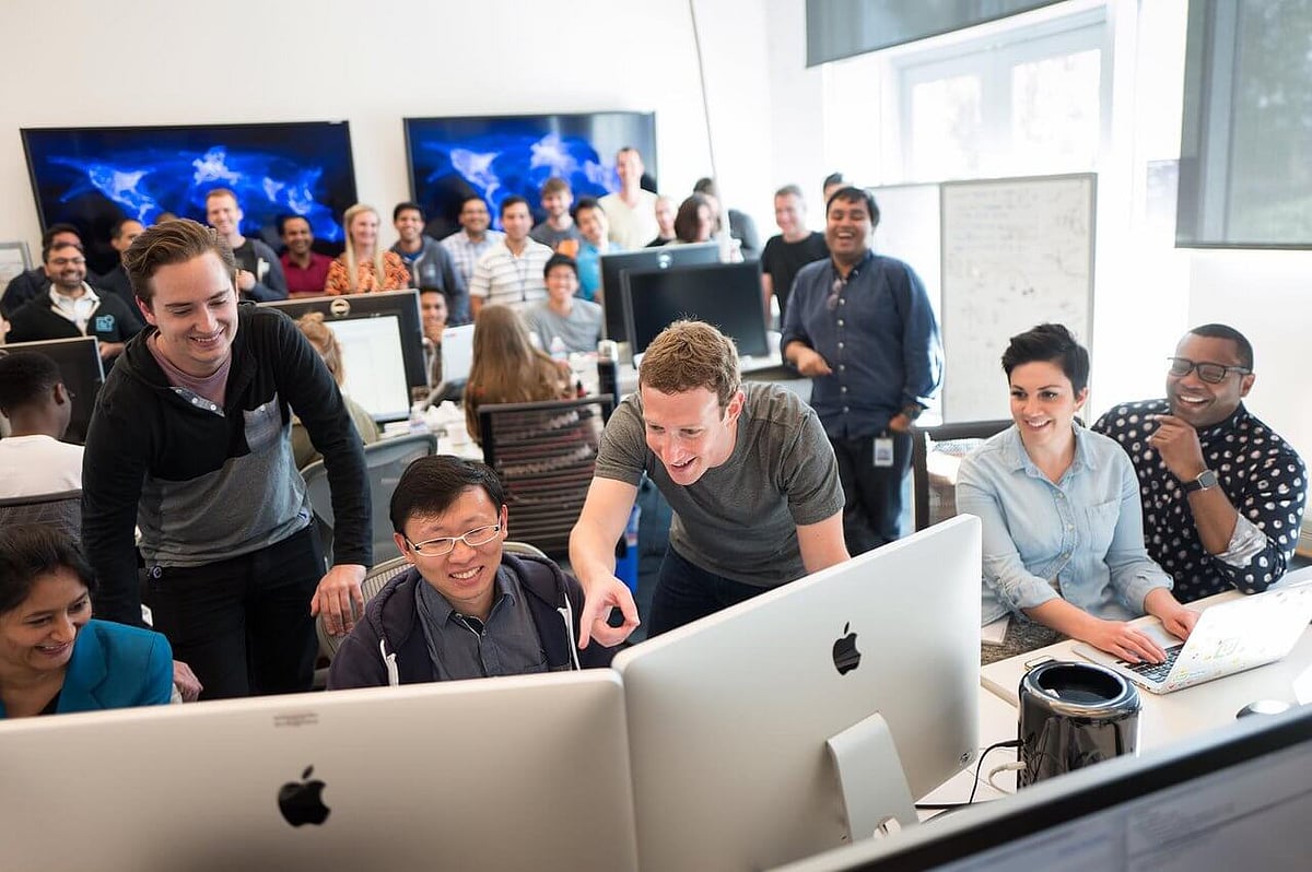 Twitter Facebook உள்ளிட்ட முன்னணி நிறுவனங்களில் layoffs.. ஒரே மாதத்தில் 50 ஆயிரம் பேர் பணி நீக்கம்!