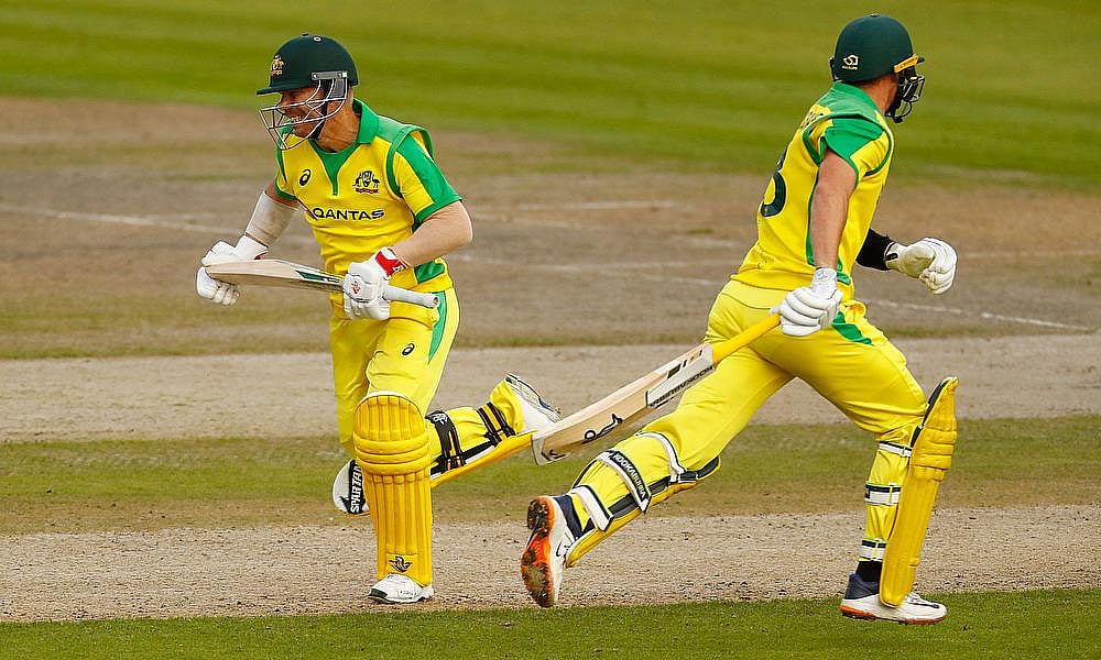 சரிந்த முதல் விக்கெட். உலகக்கோப்பை தோல்வியைத் தொடர்ந்து ஓய்வை அறிவித்த பிரபல வீரர் ! 