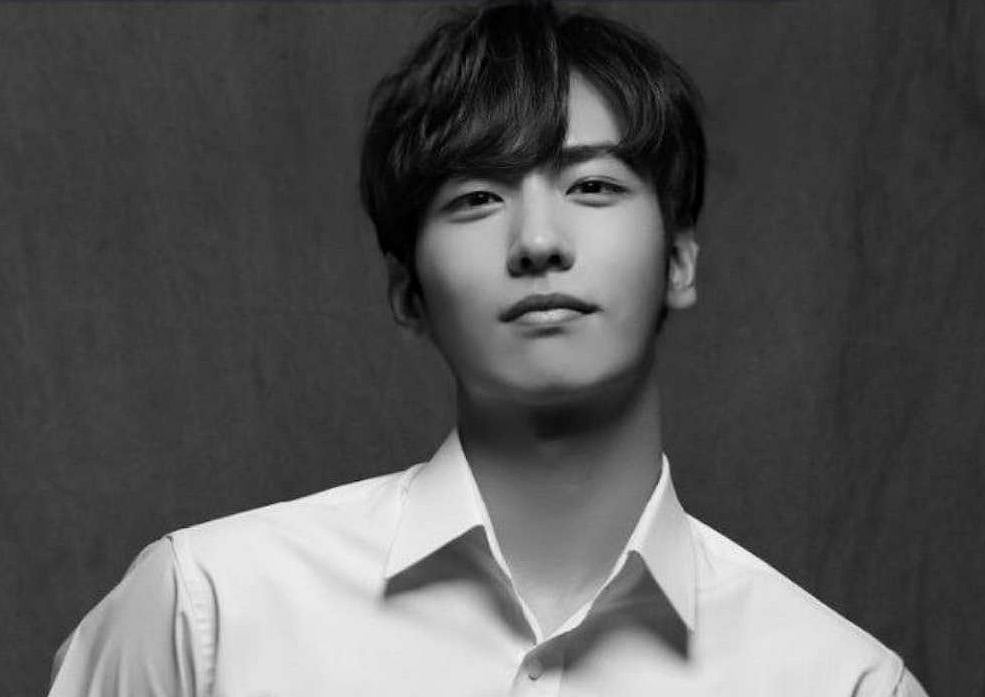 கூட்ட நெரிசலில் சிக்கி உயிரிழந்த பிரபல பாப் singer: கொண்டாட்டத்தின்போது நடந்த சோகம்..ரசிகர்கள் அதிர்ச்சி!