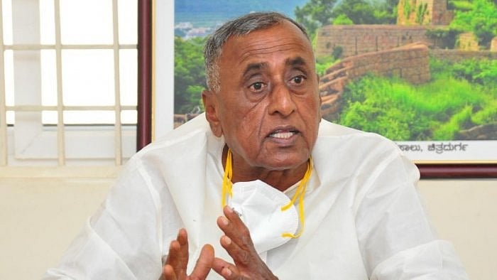 “Whatsapp-ல் நிர்வாண வீடியோ கால்..”: பெண் மீது பாஜக MLA பரபரப்பு புகார் - கர்நாடகாவில் தொடரும் HONEY TRAP