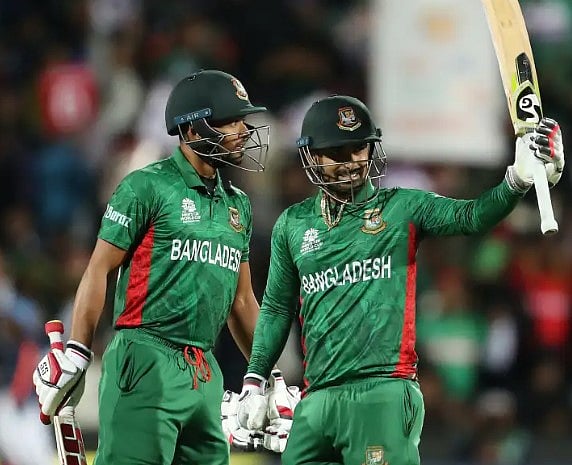 #T20worldcup இந்திய அணியை மிரட்டி பார்த்த லிட்டன் தாஸ் : விடாமல் கடைசி வரை போராடிய வங்கதேச அணி !