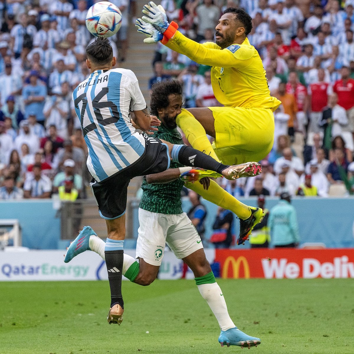 உடைந்த தாடை எலும்பு.. உலக கோப்பையில் படுகாயமடைந்த வீரர் தீவிர சிகிச்சை பிரிவில் அனுமதி.. நடந்தது என்ன ?