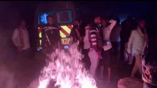 பீகார்: அதி வேகமாக வந்த கார்.. சாலையோரம் சாப்பிட்டு கொண்டிருந்தவர்கள் மீது மோதி 18 பேருக்கு நேர்ந்த சோகம்