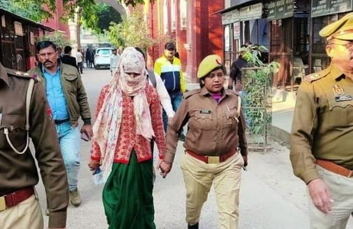 உயிருடன் வந்த காணாமல் போன சிறுமி.. கொலை வழக்கில் 7 ஆண்டுகள் சிறையில் இருந்த இளைஞர்.. உ.பி.யில் அதிர்ச்சி!