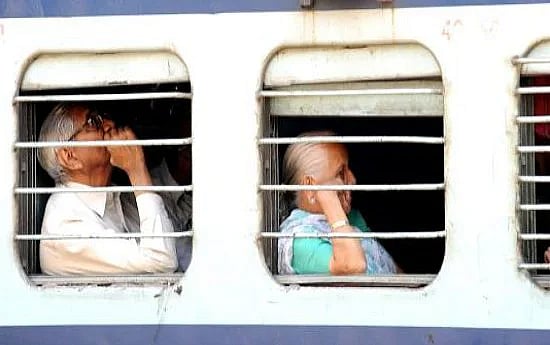 ரயிலில் மூத்த குடிமக்களுக்கான கட்டண சலுகை எல்லாம் கிடையாது -ஒன்றிய அரசின் பதிலால் அதிர்ச்சி !