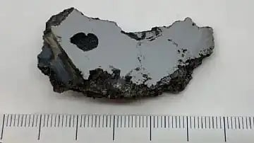 சோமாலியாவில் விழுந்த விண்கல்:உடைத்துப்பார்த்த விஞ்ஞானிகளுக்கு காத்திருந்த அதிர்ச்சி..உள்ளே இருந்தது என்ன?