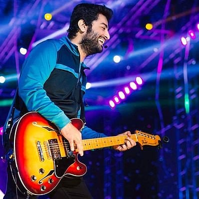 “Tum hi ho” பாடகரின் Concert ஷோ.. ஒரு நபருக்கு டிக்கெட் கட்டணம் ரூ.16 லட்சமா..? - ரசிகர்கள் புலம்பல் !