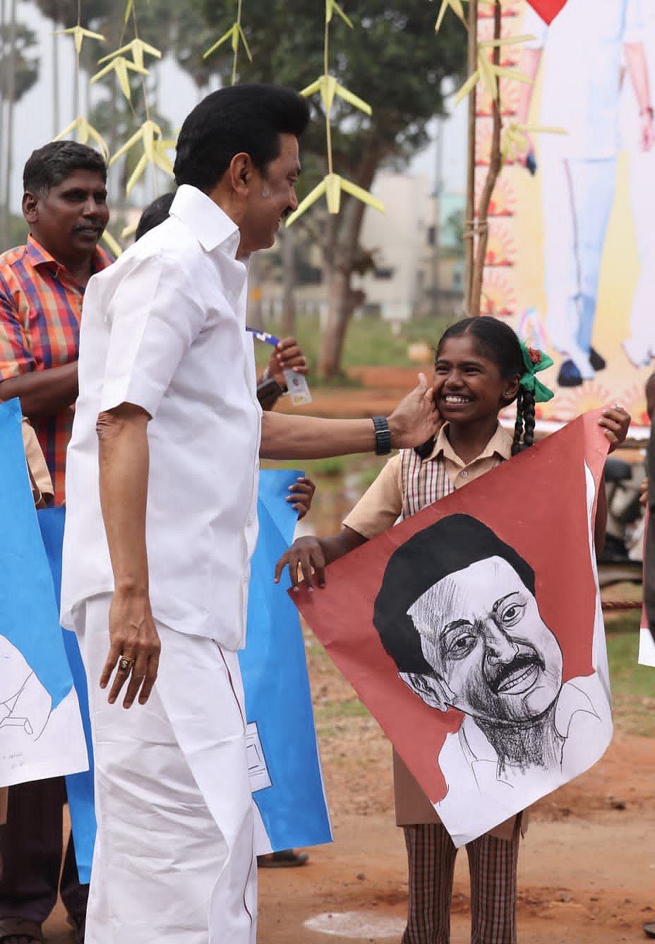 1,03,508 பேருக்கு நலத்திட்ட உதவிகள்..“உங்க ஆட்சி சூப்பரா இருக்கு”: முதல்வரை கண்டு மகிழ்ந்த மக்கள்! #Album