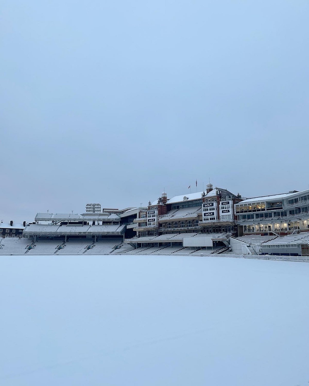 5 மாதத்துக்கு முன் இந்திய அணி ஆடிய புகழ்பெற்ற மைதானமா இது.. நம்பமுடியாமல் தவிக்கும் கிரிக்கெட் ரசிகர்கள்!