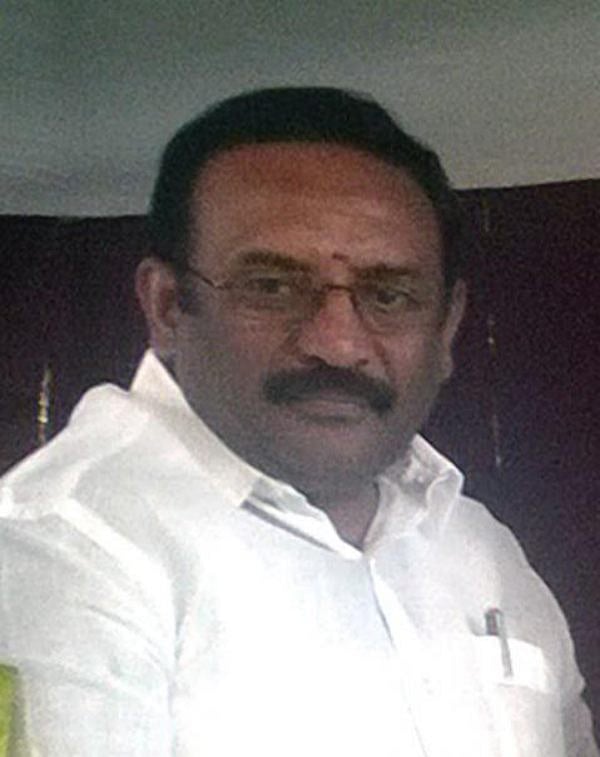 “நிலத்தை எப்படி வாங்கணும்னு தெரியும்” : வயதான தம்பதியின் தோட்டத்தை அபகரித்த Ex-ADMK அமைச்சர் மீது வழக்கு!