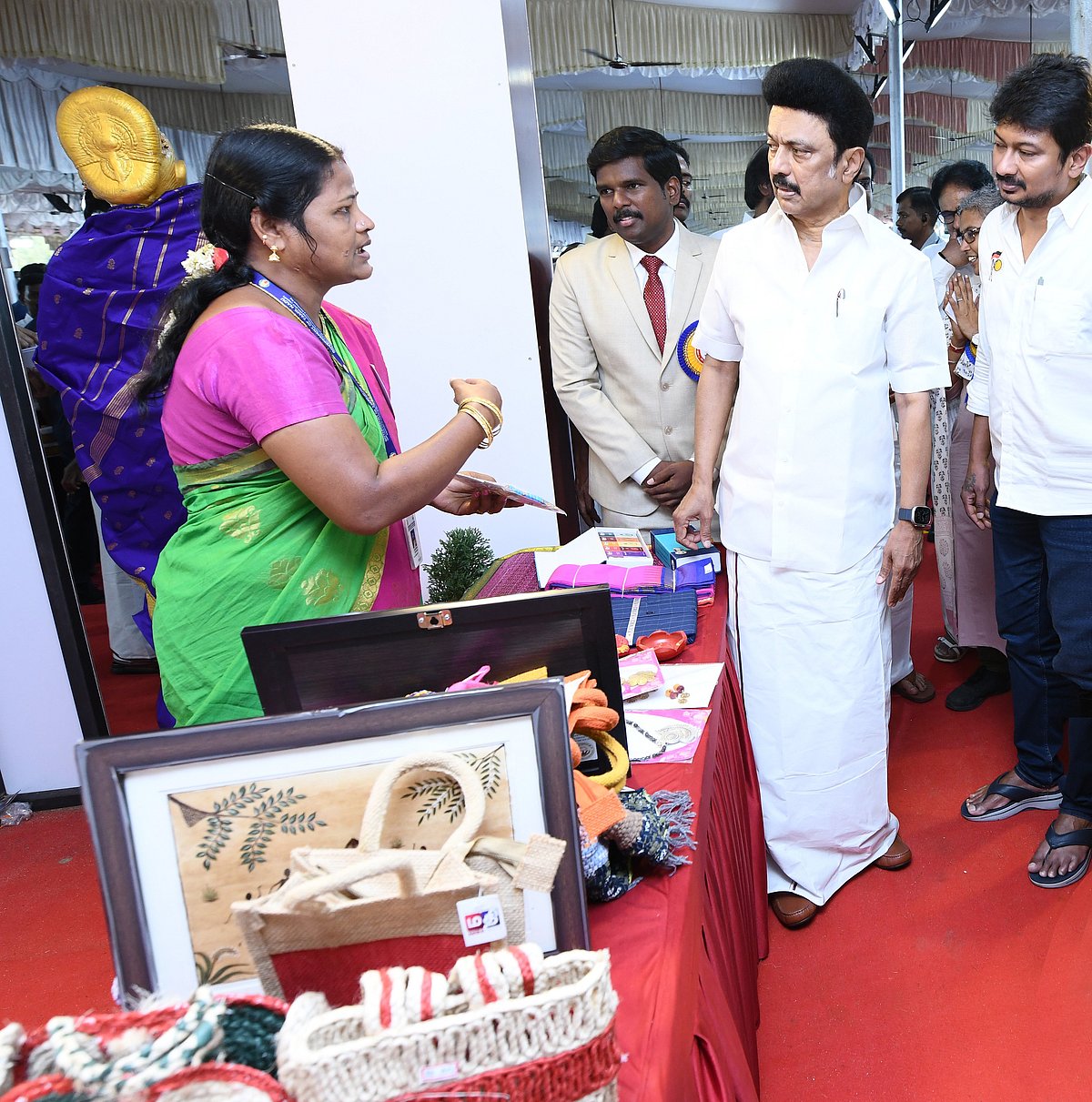 “ரூ.78 கோடி கடனுதவி.. சமுதாய அமைப்புகளுக்கு மணிமேகலை விருது” : திருச்சியில் பிரமாண்ட அரசு விழா !