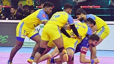வரலாற்றில் முதன்முறை.. UP அணியை தோற்கடித்து Playoffs முன்னேறிய தமிழ் தலைவாஸ்: சூடுபிடிக்கும் PRO KABADDI!