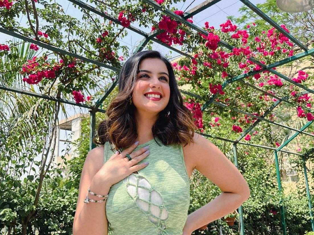 படப்பிடிப்பின்போது தற்கொலை செய்துகொண்ட இளம் நடிகை துனிஷா.. பாலிவுட் வட்டாரத்தில் அதிர்வலை! -என்ன நடந்தது?