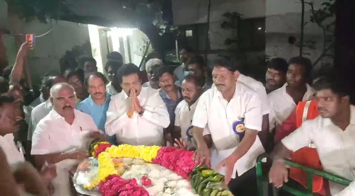 நேபாளத்தில் விளையாட சென்ற இடத்தில் திடீரென உயிரிழந்த தமிழக வீரர்.. அமைச்சர் உருக்கமாக அஞ்சலி!