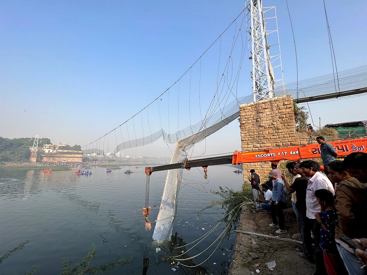 factcheck: Photo எடுக்க ₹50 லட்சம்.. மோர்பி விபத்தை பார்வையிட சென்ற மோடிக்கு ₹30 கோடி செலவு - உண்மை என்ன?