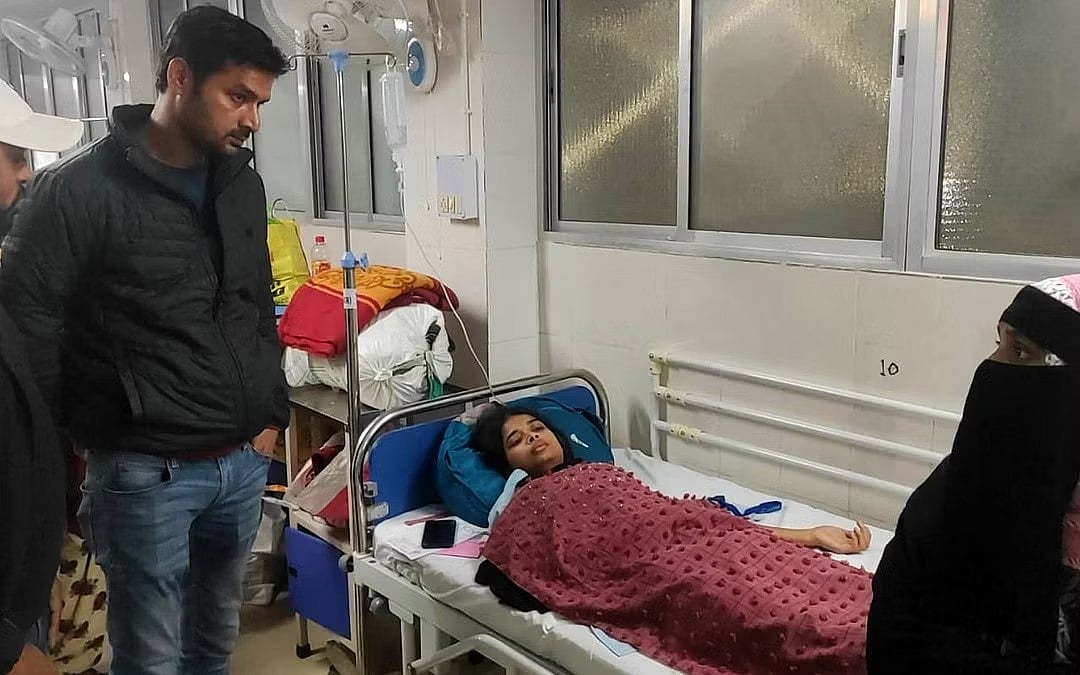 திடீரென வெடித்து சிதறிய மாணவர்கள் தயாரித்த ராக்கெட்.. கண்காட்சியில் 11 மாணவர்களுக்கு நேர்ந்த சோகம்: VIDEO