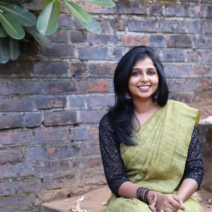 “அம்புட்டும் பொய்..” பாஜக டெய்சி மகள் ஷர்மிகாவை கழுவி ஊற்றும் நெட்டிசன்கள்.. என்னதான் செய்தார் அவர் ?