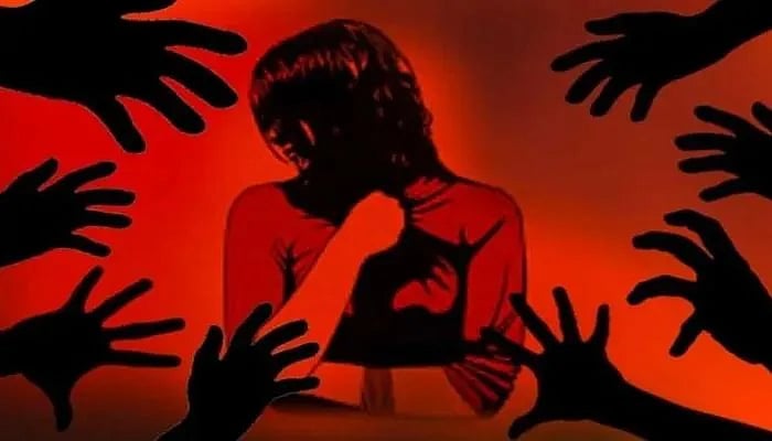 காதலரை நம்பி சென்ற சிறுமி.. 12 மணி நேரம் 8 பேரால் கூட்டு பாலியல் வன்கொடுமை.. மகாராஷ்டிராவில் பரபரப்பு !