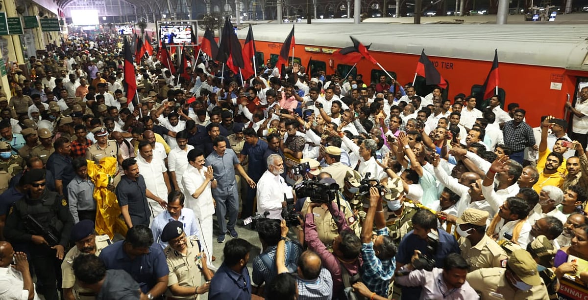 1,03,508 பேருக்கு நலத்திட்ட உதவிகள்..“உங்க ஆட்சி சூப்பரா இருக்கு”: முதல்வரை கண்டு மகிழ்ந்த மக்கள்! #Album