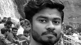 தாய் இறந்த சோகத்தில் பாச மகன் எடுத்த விபரீத முடிவு.. அதிர்ச்சியில் நண்பர்கள் - உறவினர்கள்!