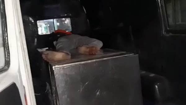 தனியார் பேருந்து மீது மோதிய கார்.. 3 இன்ஜினீரிங் மாணவர்கள் பரிதாப பலி.. கோவில்பட்டியில் நடந்த கோரம் !