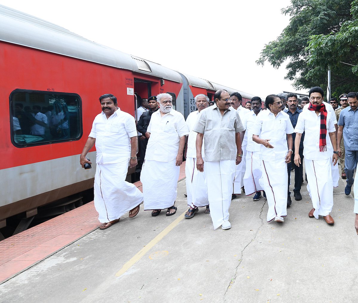 “கண்ணை மூடிக்கொண்டு உலகமே இருண்டுவிட்டதாக நினைக்கிறார் பழனிசாமி” : முதலமைச்சர் மு.க.ஸ்டாலின் முழு உரை!