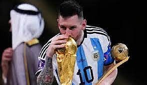 உலகே கோப்பையை வென்றது போன்ற உணர்வு..கால்பந்தில் கடவுளாக மாறிய மெஸ்ஸி.. மாயாஜாலக்காரன் கடந்து வந்த பாதை !