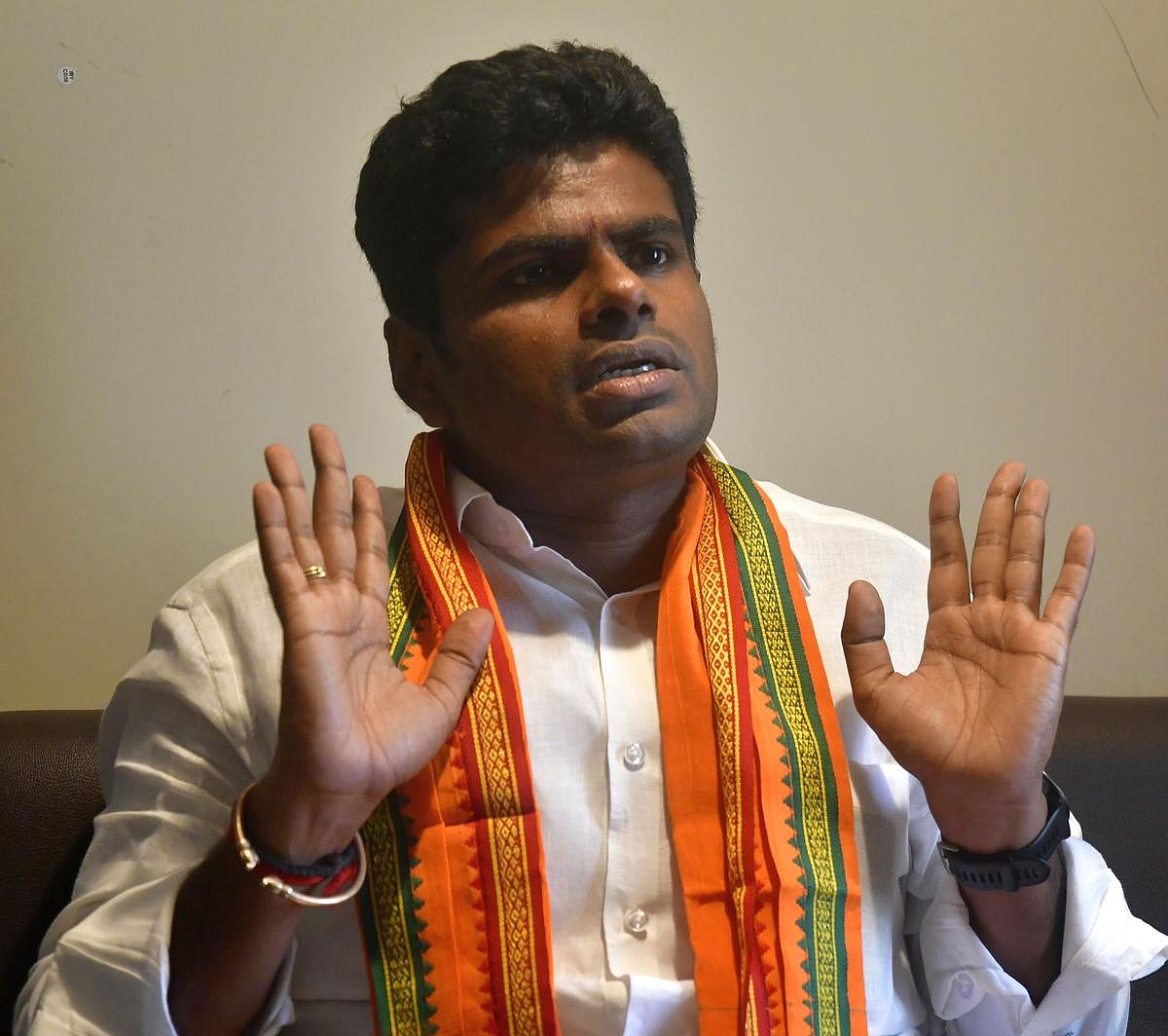 ரூ.350 மெஷினுக்கு 10,000 பில் எழுதிய அண்ணாமலை: சொந்தக் கட்சியில் கைவரிசை? அப்போ ரபேல் விமானமே வாங்கலாமே?