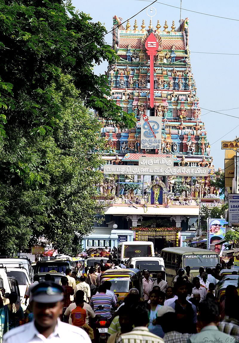 வடபழனி கோயில் டிக்கெட் வழங்குவதில் மோசடி.. இரவோடு இரவாக அதிரடி நடவடிக்கை எடுத்த அமைச்சர் சேகர்பாபு !