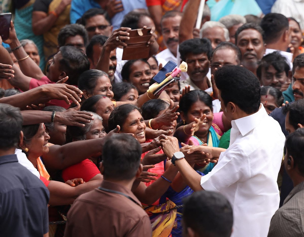 1,03,508 பேருக்கு நலத்திட்ட உதவிகள்..“உங்க ஆட்சி சூப்பரா இருக்கு”: முதல்வரை கண்டு மகிழ்ந்த மக்கள்! #Album