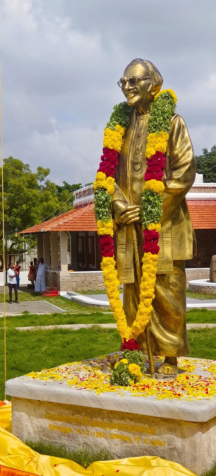 கோவில்பட்டியில் எழுந்த எழுத்தாளர் கி.ரா திருவுருவச்சிலை - நினைவரங்கத்தை திறந்து வைத்தார் முதலமைச்சர் !