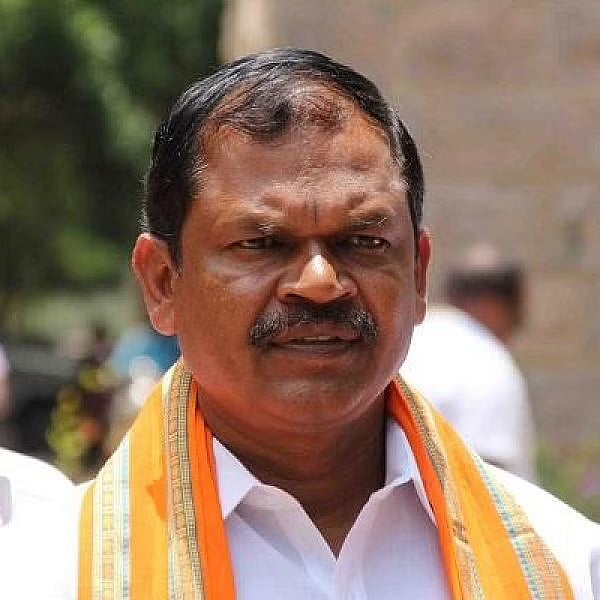 அம்பேத்கருக்கு காவி உடை, விபூதி, குங்குமம்.. சர்ச்சை போஸ்டர் ஒட்டிய இந்து மக்கள் கட்சி நிர்வாகி கைது!