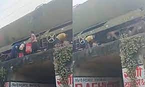 ஓடும் ரயிலில் டீசல் திருட்டு.. தொடர்ந்து நூதனமாக திருட்டில் ஈடுபடும் வடமாநில இளைஞர்கள்..வெளியான VIDEO!