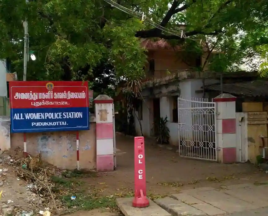 கணவன் உடலை பார்த்து மயங்கி விழுந்த மனைவிக்கு நடந்த துயரம்.. சோகத்தில் மூழ்கிய குடும்பம்!