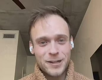 யார் சாமி இவன்.. 12 ஆண்டுக்கு - ரூ. 2.4 கோடி: சொகுசு கப்பலில் குடியிருப்பை வாங்கிய 28 வயது வாலிபர்!