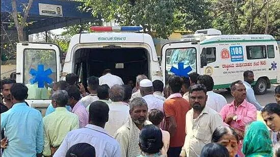 டெல்லியை தொடர்ந்து கர்நாடகா.. சிறுவனை மாடியில் இருந்து தூக்கி வீசிய ஆரம்ப பள்ளி ஆசிரியர் !