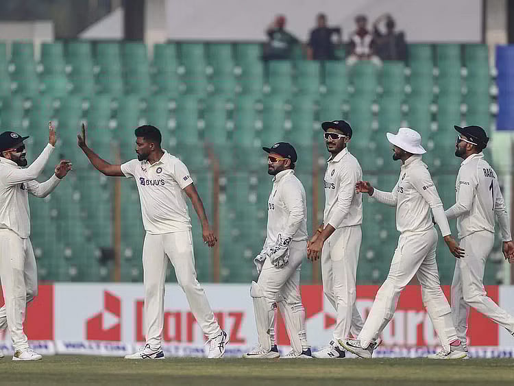 “நா இத தாங்க சொன்னேன்..” : களத்தில் வங்கதேச வீரரிடம் சிராஜ் கூறியது என்ன ? - அவரே சொன்ன கலகல விளக்கம் !