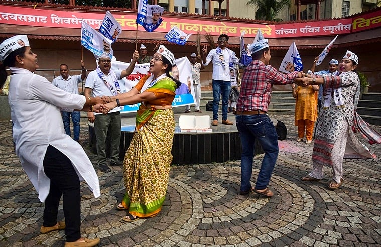 டெல்லி மாநகராட்சியை கைப்பற்றும் ஆம் ஆத்மி.. 15 ஆண்டுகளுக்கு பிறகு மண்ணை கவ்விய பா.ஜ.க!